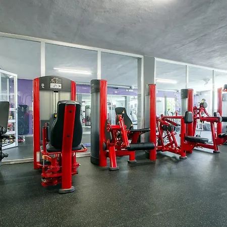 Royal Tennis Club Hotel *