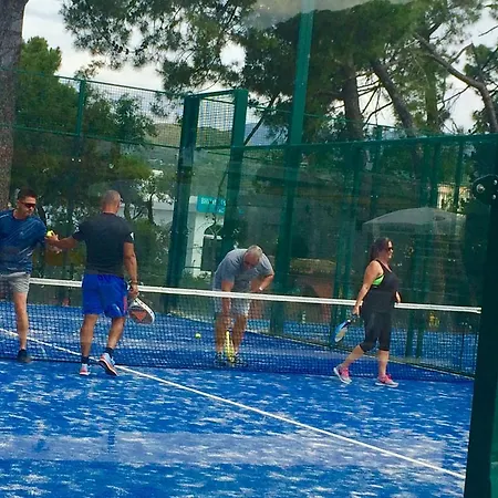 ホテル Royal Tennis Club